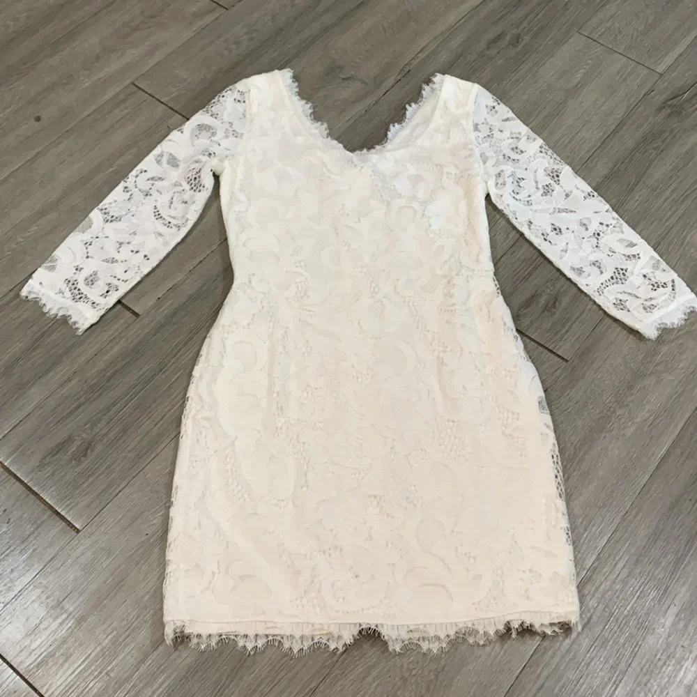 'Diane Von Furstenberg Zarita' Lace White Sheath 3/4 Sleeve Dress size 4
